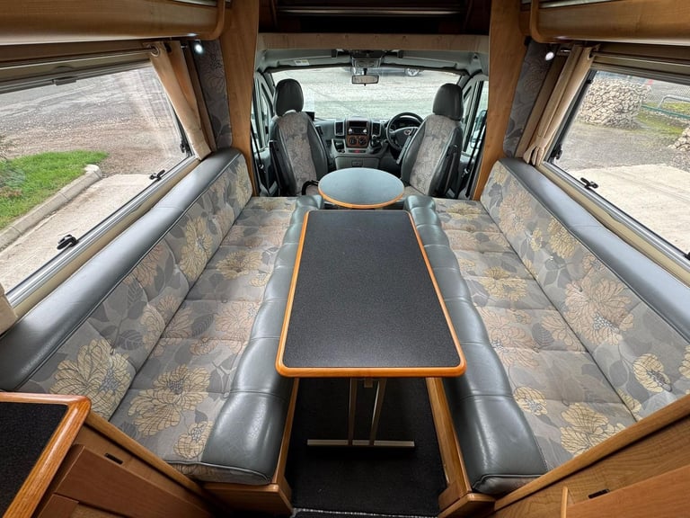 Autotrail Tracker EKS 2 Berth 2 Belts