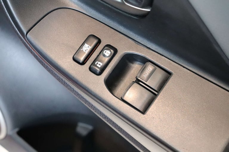 2016 Toyota Yaris 1.3 Yaris Icon VVT-I 5dr Hatchback Petrol Manual