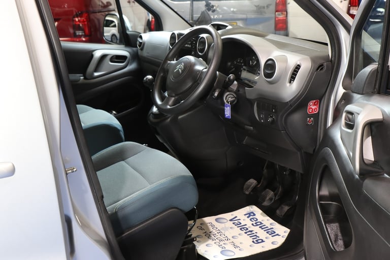 Citroen Berlingo Wheelchair Accessible Mobility Vehicle Winch Ramp Lowered floor