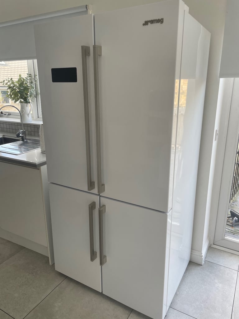 Smeg fridge freezer 