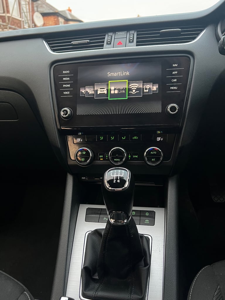 Skoda, OCTAVIA, Estate, 2017, Manual, 1598 (cc), 5 doors