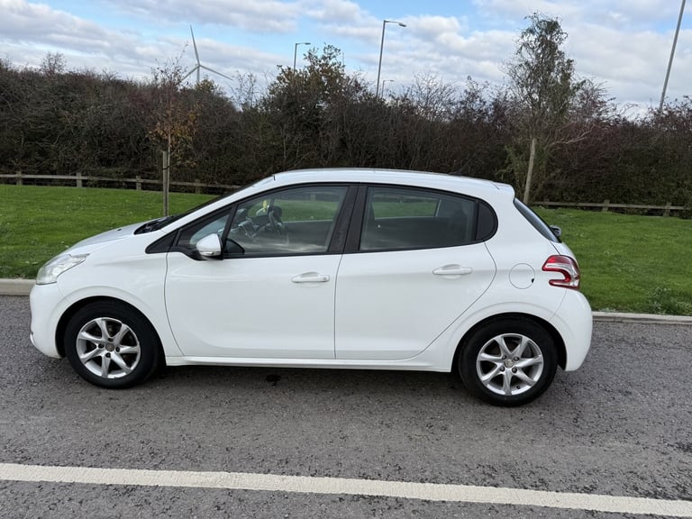 PEUGEOT 208 1.2 VTi Active 2013