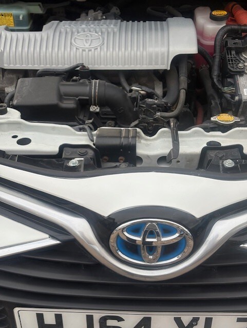 2015 Toyota Yaris 1.5 VVT-h Icon Hatchback 5dr Petrol Hybrid E-CVT Euro 6 (101