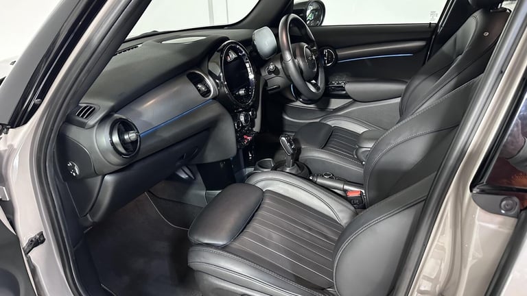 2023 MINI Hatch 1.5 Cooper Exclusive 5dr Auto [Comfort/Nav Pack] HATCHBACK PETROL Automatic