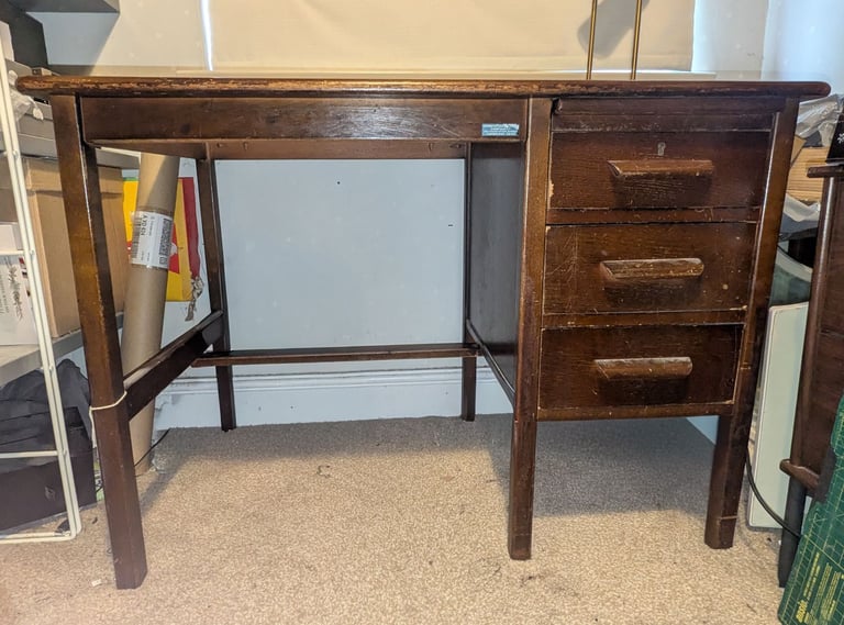 Desk (antique typewriter)
