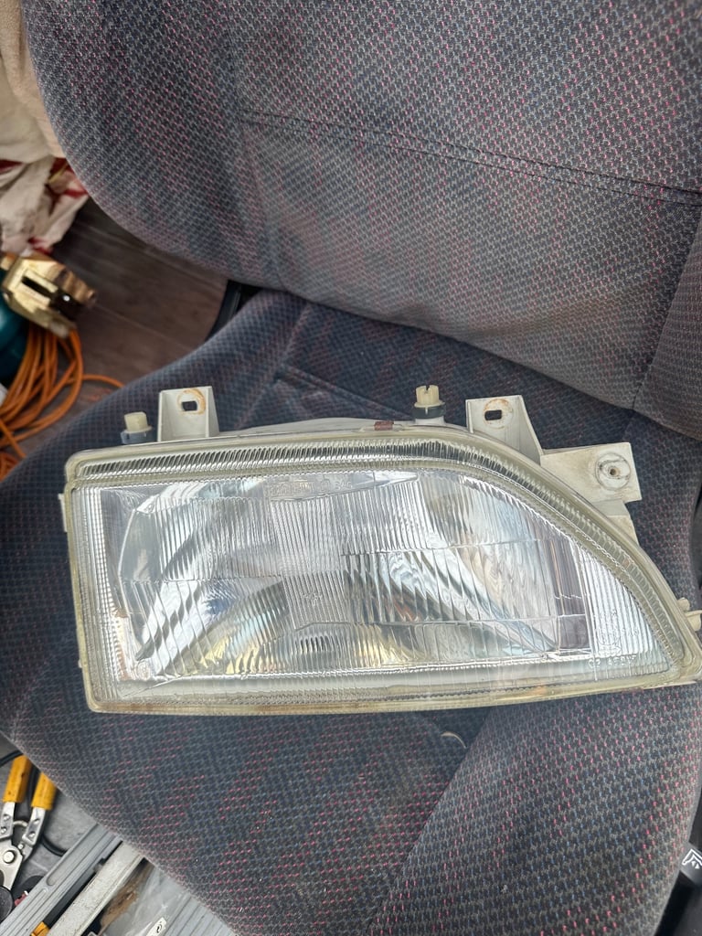 Breaking Ford Orion 1993 on a k reg