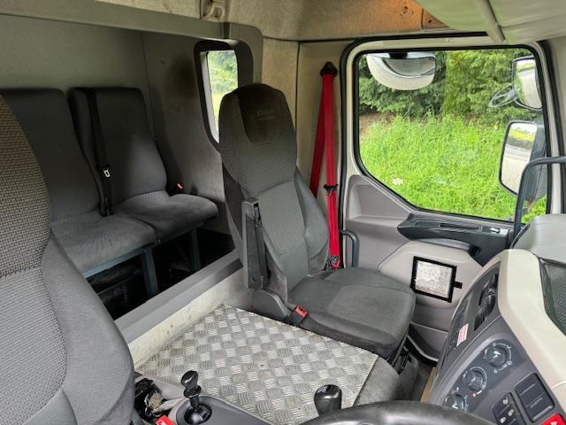 2015 DAF LF 180 E6 12 Ton crew cab 17ft6 box cantilever tail-lift air suspension