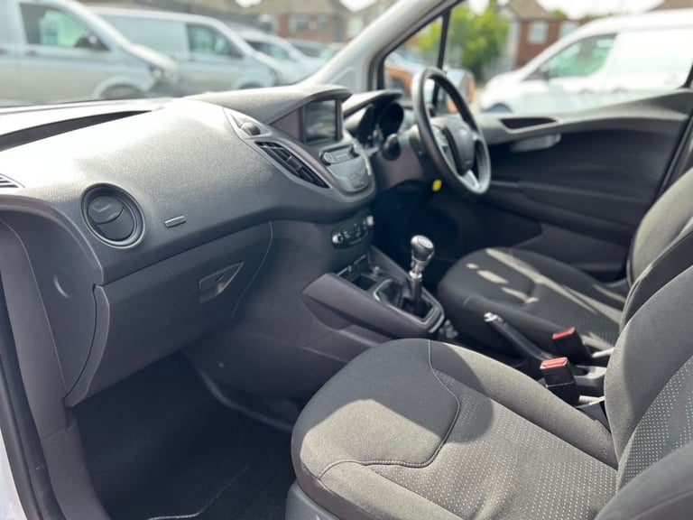 2020 Ford Transit Courier 1.0 EcoBoost LIMITED P/V 5dr L1 ONE OWNER, 3 SERVICES PANEL VAN Petrol ...