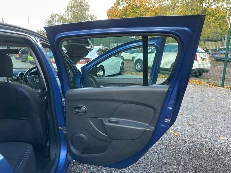 2013 Dacia Sandero 0.9 TCe Laureate Euro 5 5dr HATCHBACK Petrol Manual