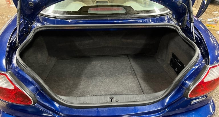 2005 JAGUAR XK8 4.2 V8 AUTO COUPE, WOW 1 OWNER FROM NEW, FULL SERVICE HISTORY !!