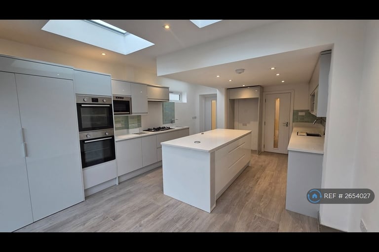 4 bedroom house in Meadow View Road, Thornton Heath, CR7 (4 bed) (#2654027)