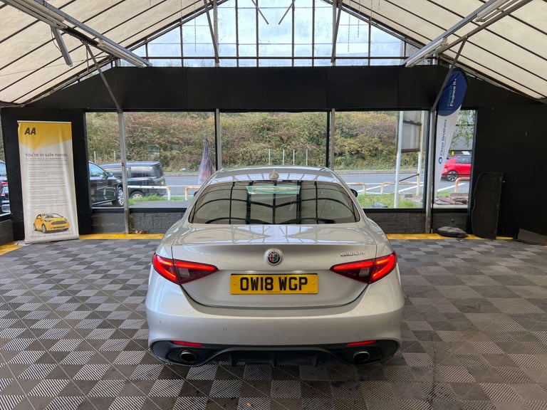 2018 Alfa Romeo Giulia 2.0 TB 280 Veloce 4dr Auto SALOON PETROL Automatic