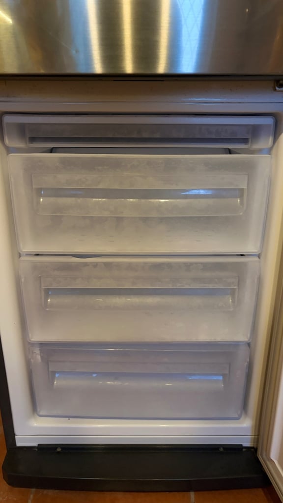 Fridge freezer 