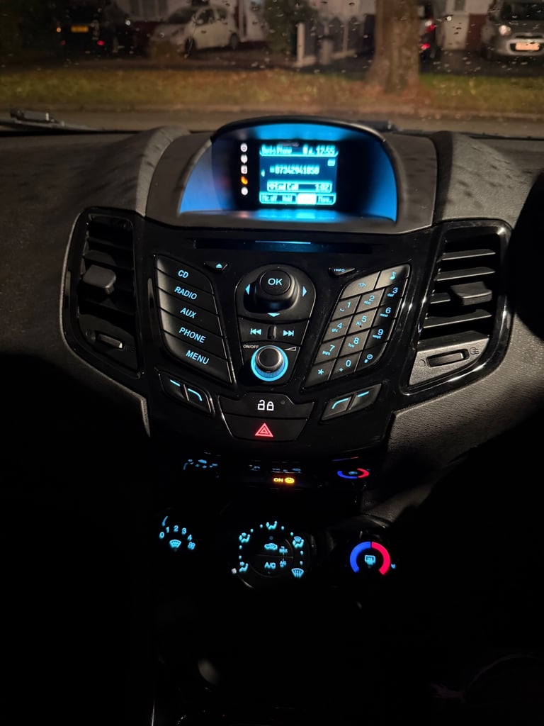 2013 Ford Fiesta Hatchback  Manual, 1498 (cc), 5 doors