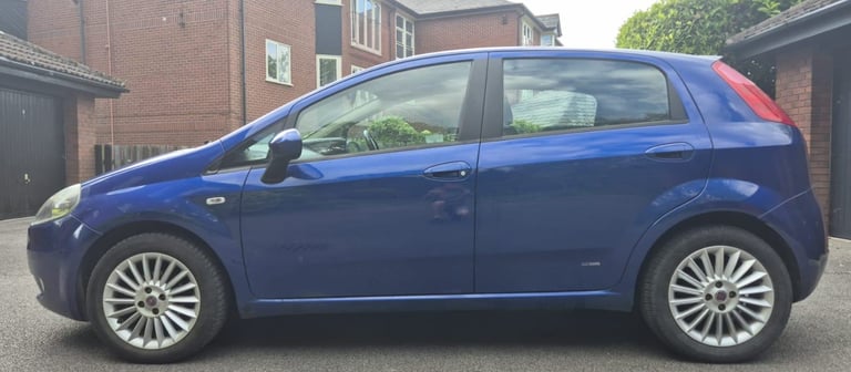 2009 Fiat Grande Punto GP - rare higher spec model - 1 previous owner + Low Miles- 1.4 Petrol Manual