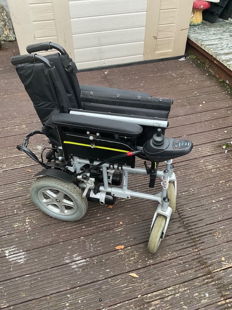 ELECTRIC WHEELCHAIR IN VERY GOOD CONDITION 