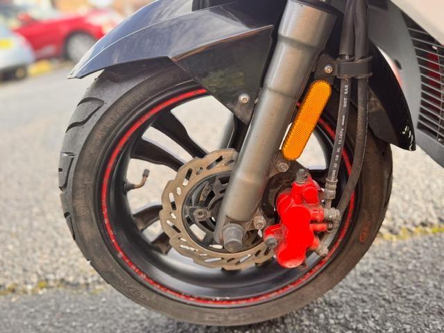 Lexmoto Diablo 125 scooter