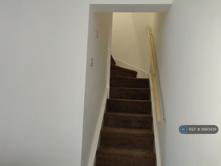5 bedroom house in Mumford Street, Bradford, BD5 (5 bed) (#2660439)