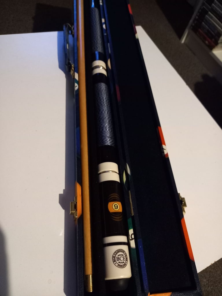 BCE 4 Peice pool cue with hard case