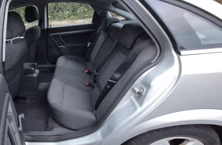 Low mileage, Long term owners, well cared for - 2007 Vauxhall Vectra Exclusiv 1.8 16V Petrol Manual