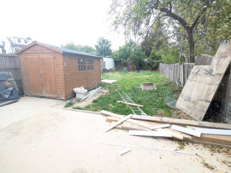 Selection of brand new en-suite rooms to rent in South Harrow. Large kitchen, garden and parking