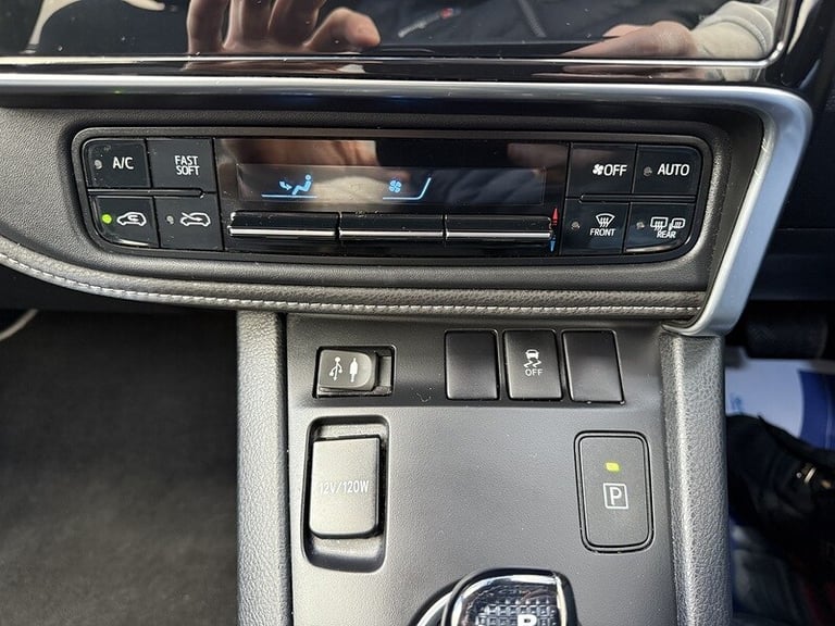 2018 Toyota Auris 1.8 Hybrid Design TSS 5dr CVT [Nav] HATCHBACK PETROL/ELECTRIC Automatic