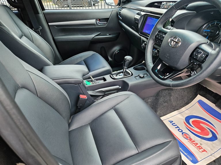 2025 Toyota Hilux INVINCIBLE X 2025 MODEL* TOWPACK * ROLL BAR* Pick Up Diesel/Ele Automatic