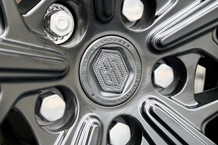 Genuine Urban UC5 Defender L663 22" Alloy Wheels Land Rover UC-5 Yokohama new