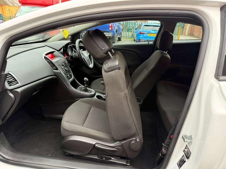 2014 Vauxhall Astra 1.4 Astra GTC Sport S/S 3dr Coupe Petrol Manual