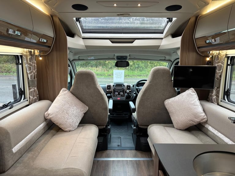 SWIFT BESSACARR HI-STYLE 599 MOTORHOME Alde, Auto Satellite, Tower Fridge, 