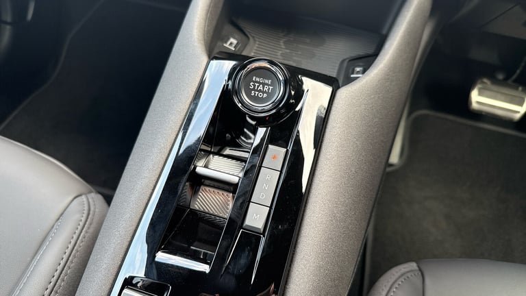 2025 Alfa Romeo Junior 1.2 MHEV Ibrida SUV 5dr Petrol Hybrid e-DCT Euro 6 (s/s) (136 ps) SUV Hybr...