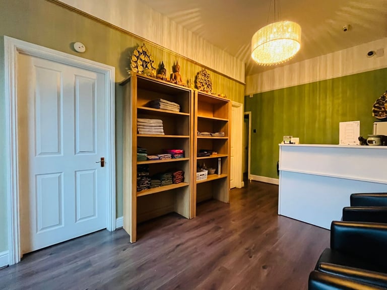 Beauty Treatment Room For Rent 