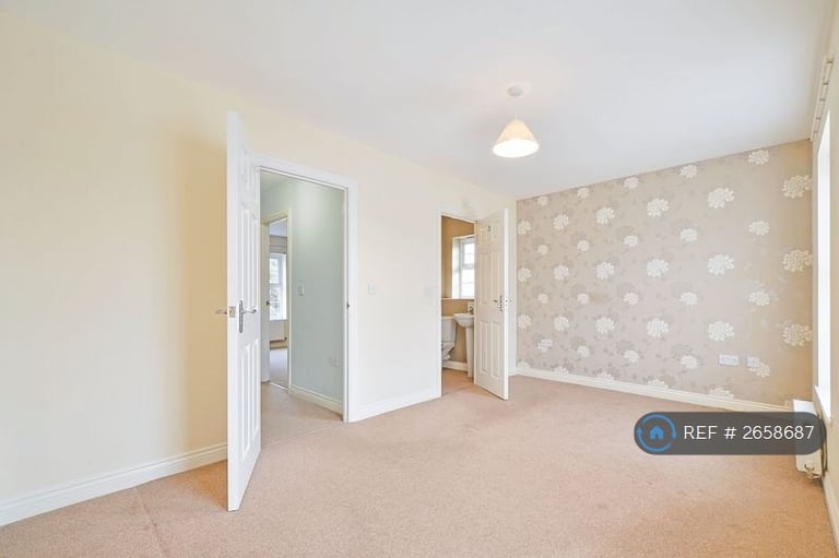 5 bedroom house in Sparnock Grove, Truro, TR1 (5 bed) (#2658687)