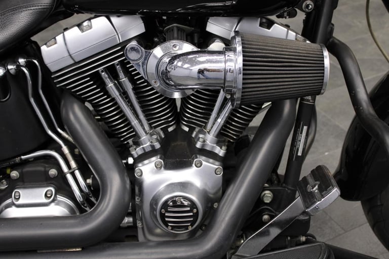 2010 Harley-Davidson FLSTFB Softail Fat Boy Special in Vivid Black