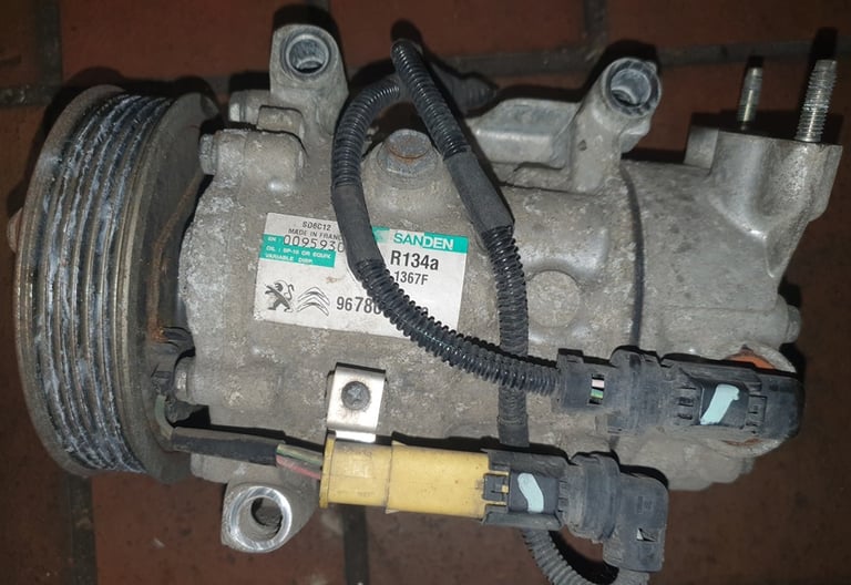 Peugeot 208 1.4 HDI AC Compressor 96786,5608,0 2013