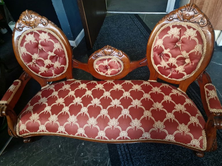 Victorian Gothic vintage chaise long sofa dog dolls bears 