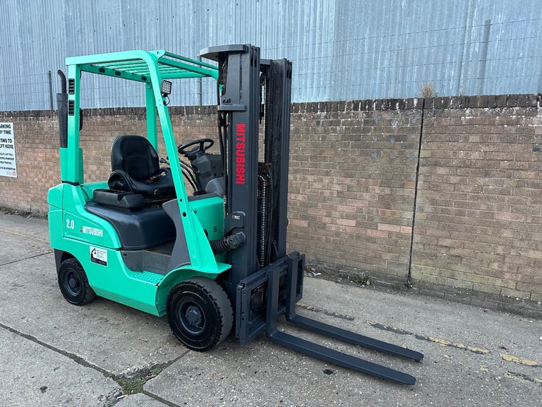 image for 2016 Mitsubishi 2ton diesel forklift, container spec triple mast 