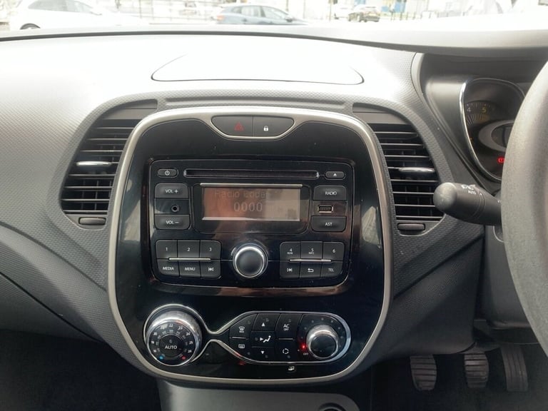 2014 Renault Captur 1.5 EXPRESSIONPLUS CONVENIENCE ENERGYTCE S/S 5d 90 BHP Hatchback Diesel Manual