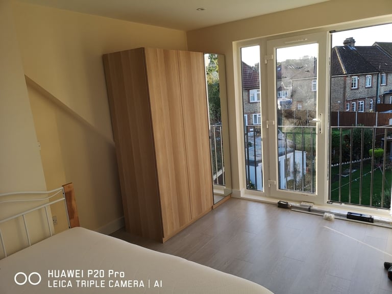 West Hendon Studio Room to rent. Must see property. Newly refurbished