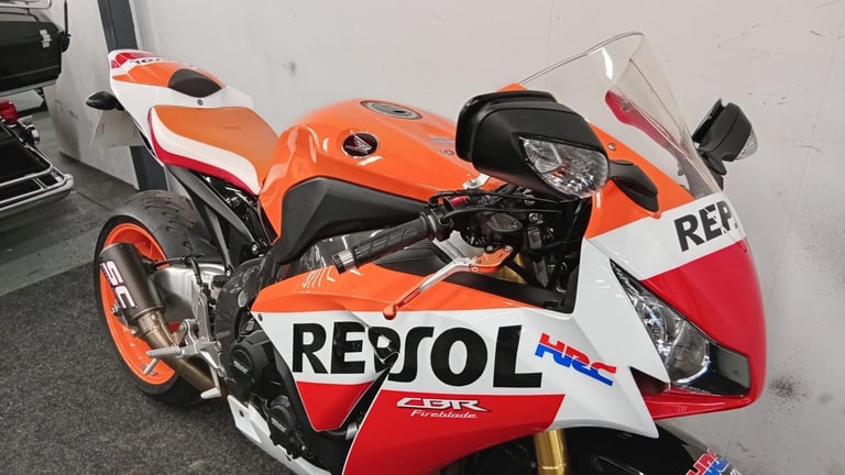 HONDA CBR1000RR REPOSOL ** FANTASTIC CONDITION - VERY LOW MILEAGE **