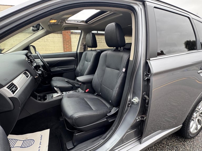  Mitsubishi Outlander 2.0h 12kWh GX4hs CVT 4WD Euro 5 (s/s) 5dr Petrol/Electric Hybrid Automatic