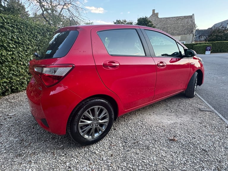 2017 Toyota Yaris 1.5 Hybrid Icon Tech 5dr CVT HATCHBACK Petrol/Electric Hybrid Automatic