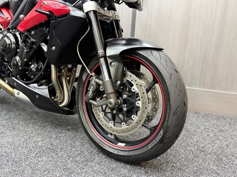 2015 65 Triumph Street Triple 675 R - Only 14168 Miles - SC GP Exhaust ++