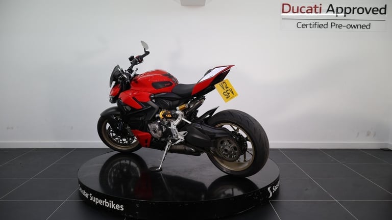 DUCATI STREETFIGHTER V2 - 2022 - 3800 MILES