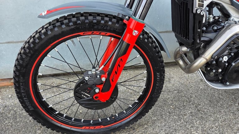 BETA EVO 300 2024 TRIALS BIKE VERY GOOD CONDITION