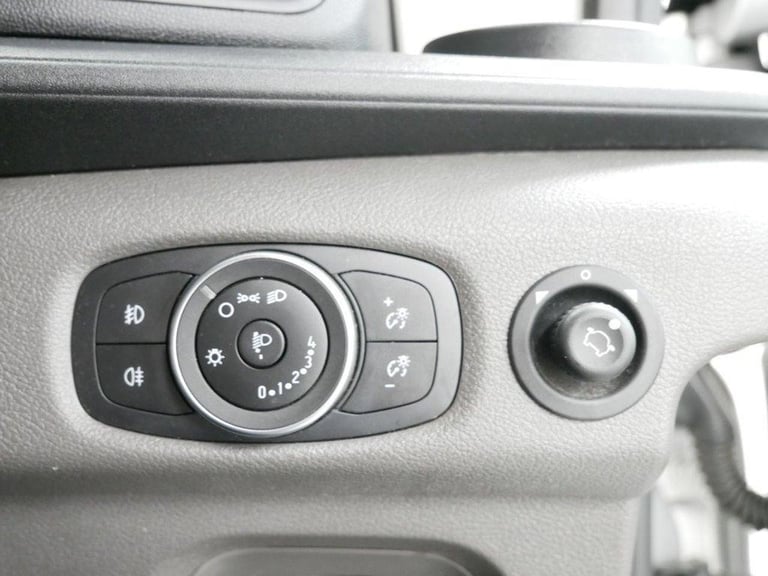 71 FORD TRANSIT 350 2.0 EBL 130 BHP L2 MEDIUM LEADER 6DR AUTOMATIC ( AIR CON )