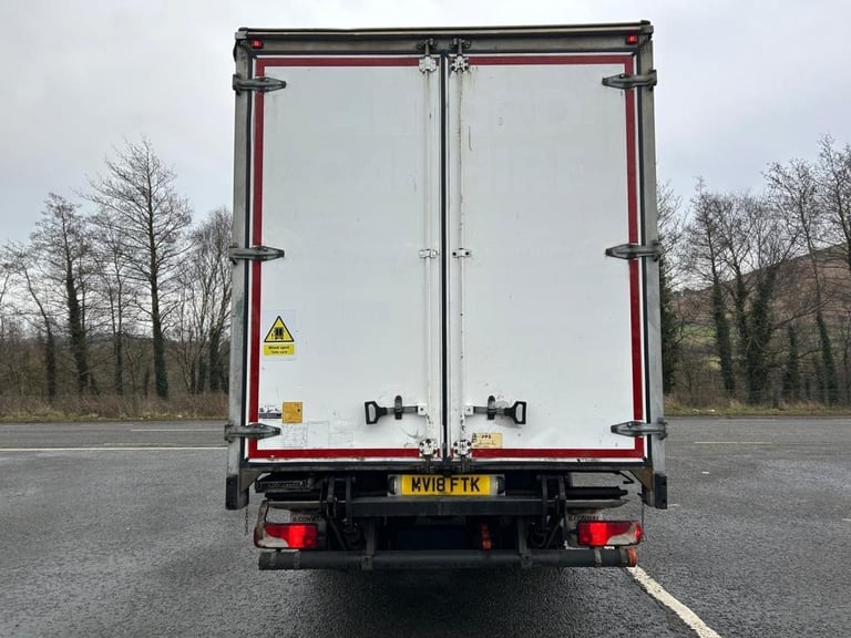 2018 Scania P250 Sleepercab with 27 1/2 Ft Curtainside Body