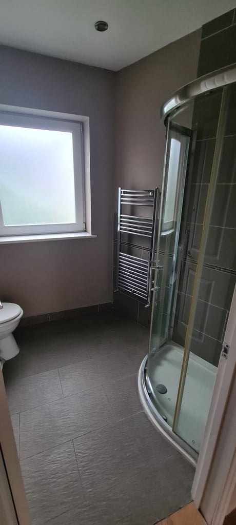 Fully Separate Studio Flat Elizabeth Line Station