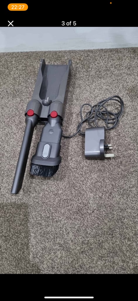 Dyson V10 used with charger,wall bracket &tools 
