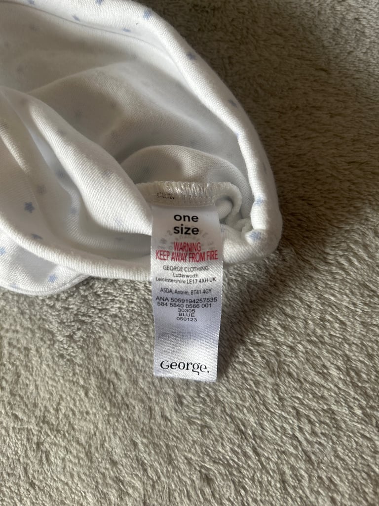 4 Baby Hats (Newborn & 1–3 Months) 